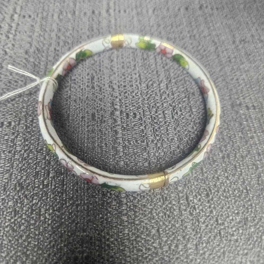 Vintage White Floral Cloisonne Bangle With Pink Flowers EUC 80s-90s - Picture 2 of 2